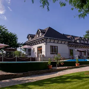 Reneszansz Vendeghaz Hotel apartamentowy